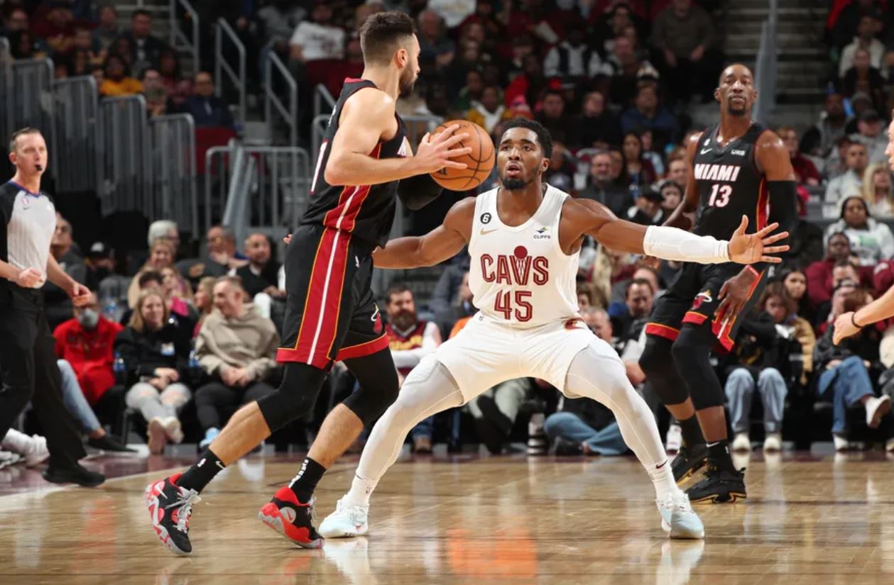 在被许多球 在被许多球