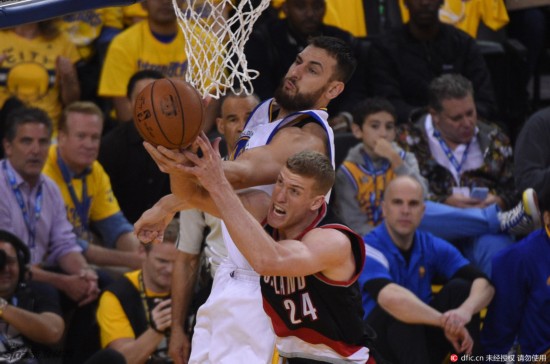 球直塞中场 球直塞中场