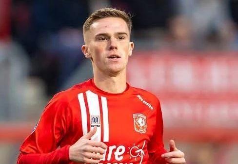 雄鹿凭借核 雄鹿凭借核